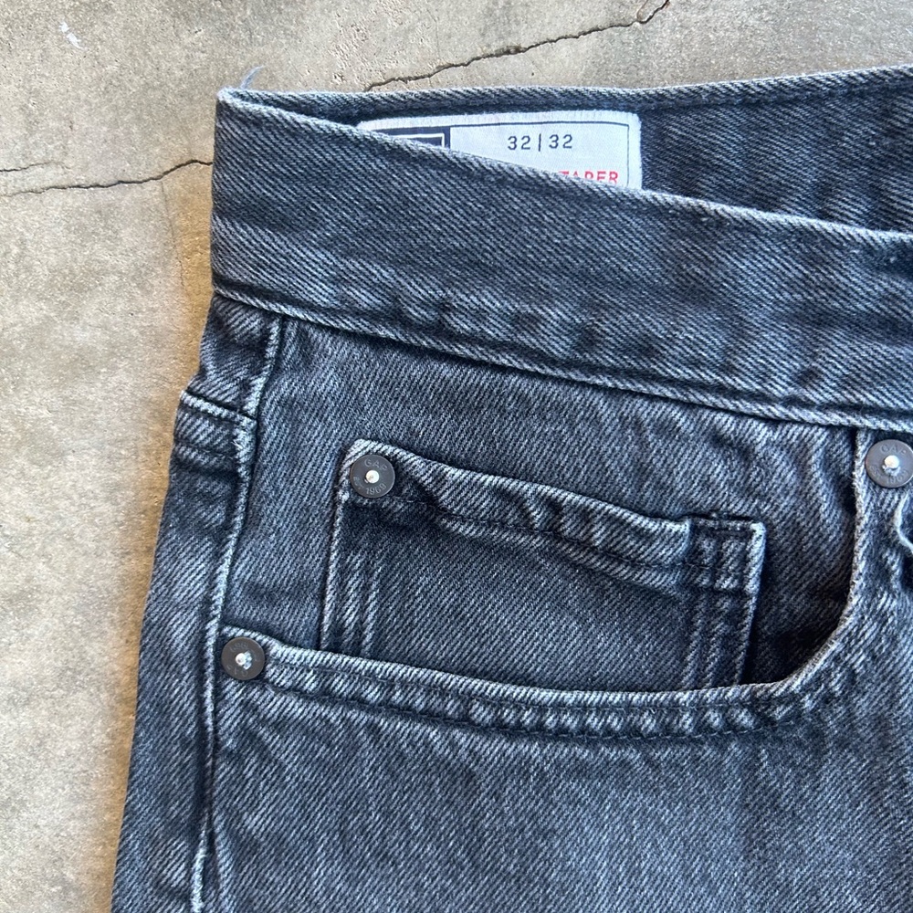 GAP Men's Dark Gray Relaxed Taper Jeans - Picture 5 of 7